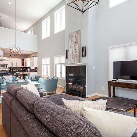 Eclectic Stylish And Cozy Milwaukee Unit Villa Eksteriør billede