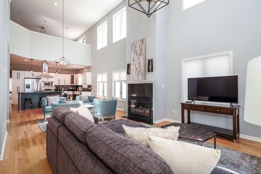 Eclectic Stylish And Cozy Milwaukee Unit Villa Eksteriør billede